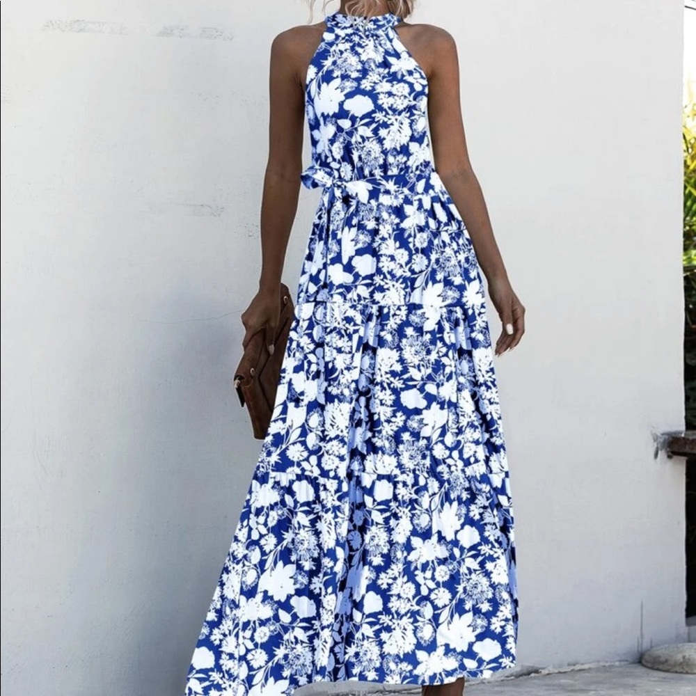 Halter maxi Dress - Picture 3 of 7